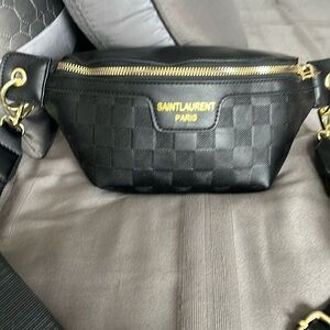 SALE FASHION FANNY PACK OR SLING NWOT